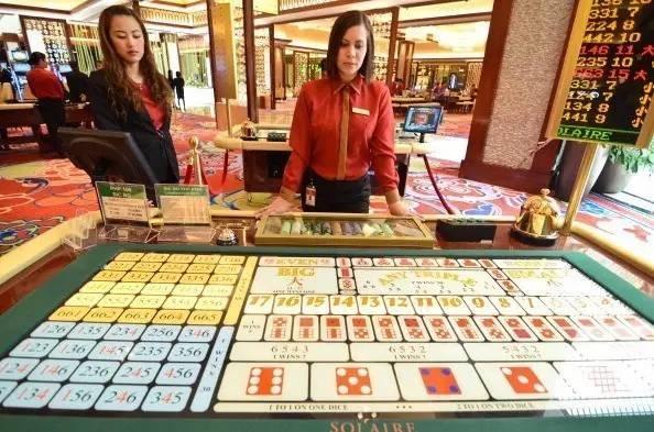 精选解析2025年新澳门和香港天天免费精准大全全面解析、专家解读与警惕虚假宣传-全面解析、解释与落实